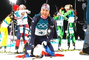 Anastasia Kuzmina ZLATO v pretekoch s hromadným štartom na ZOH 2018, fotografia 1