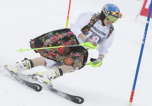 Petra Vlhová v slalome v Ofterschwangu, Veronika Velez Zuzulová sa lúčila so súperkami, fotografia 2