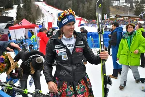 Petra Vlhová v slalome v Ofterschwangu, Veronika Velez Zuzulová sa lúčila so súperkami, fotografia 3