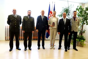 A. Kuzmina na prijatí u ministra obrany SR Petra Gajdoša, fotografia 6