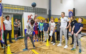 SOŠV obnovil projekt Odznak všestrannosti. Na vzorovom testovaní žiakov sa zúčastnili aj ambasádori Anastasija Kuzmina a Michal Martikán, fotografia 5