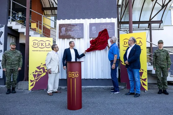 Slávnostné odhalenie pamätnej tabule brig. gen. v. v. Ivana Čierneho
