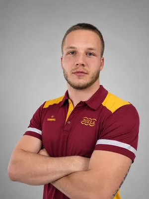 Lukáš Bohunický, ateliérový portrét v polokošeli DUKLA
