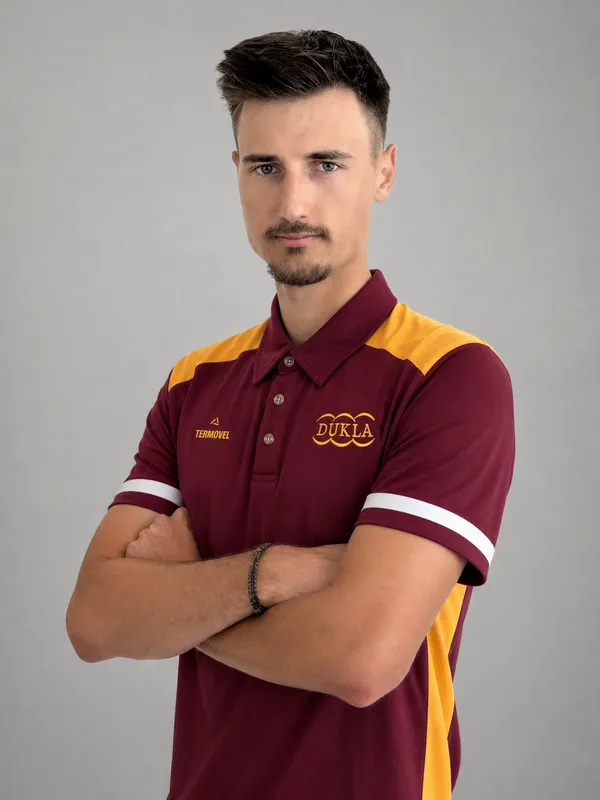 Dominik Černý, ateliérový portrét v polokošeli DUKLA