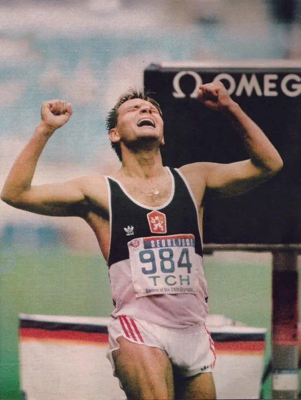 Jozef Pribilinec v cieli olympijských hier v Soule 1988.